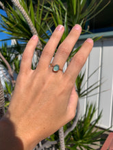 Load image into Gallery viewer, gold sea glass ring (size 6)
