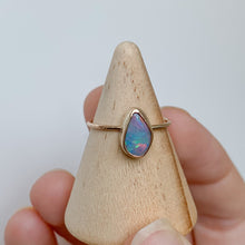 Load image into Gallery viewer, gold opal (size 6)
